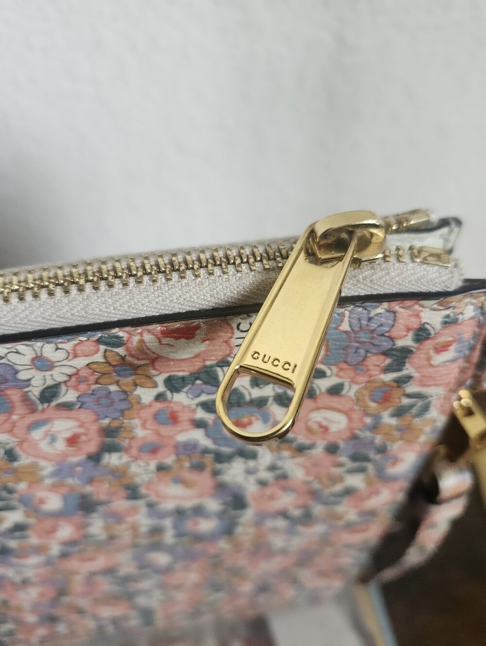 Gucci Liberty Floral Clutch Wrist Strap Gold Hardware Multicolor - Picture 5 of 11